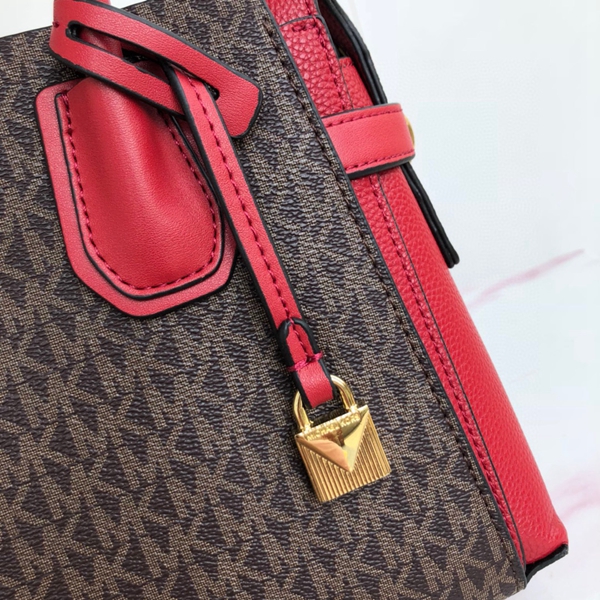 マイケルコースバッグ素材ディテール